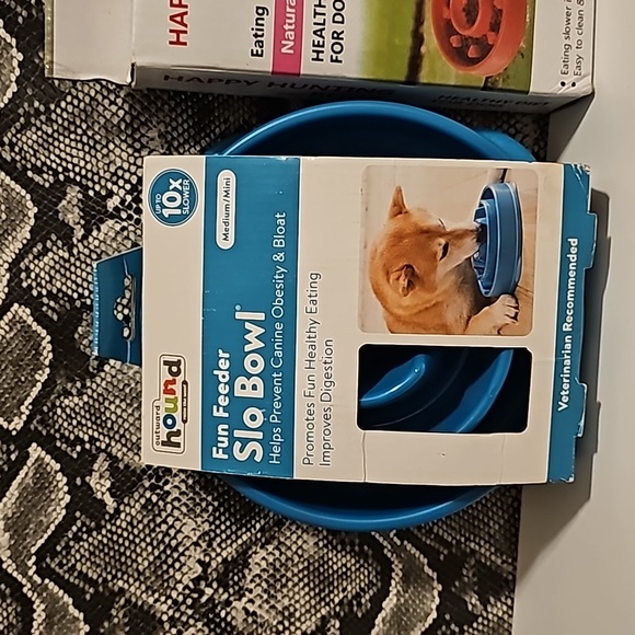 Two Dog Feeder Bowls, One Blue & One Orange - Picture 2 of 5